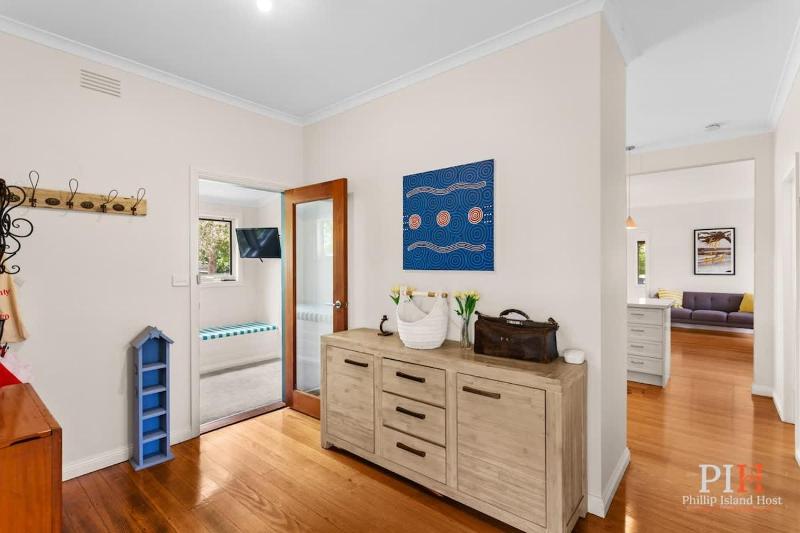 Cozy Home in Cowes sleeps 7 - image 10
