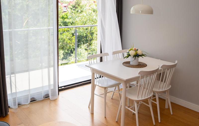 One-Bedroom Apartment with Sofa Bed image 1