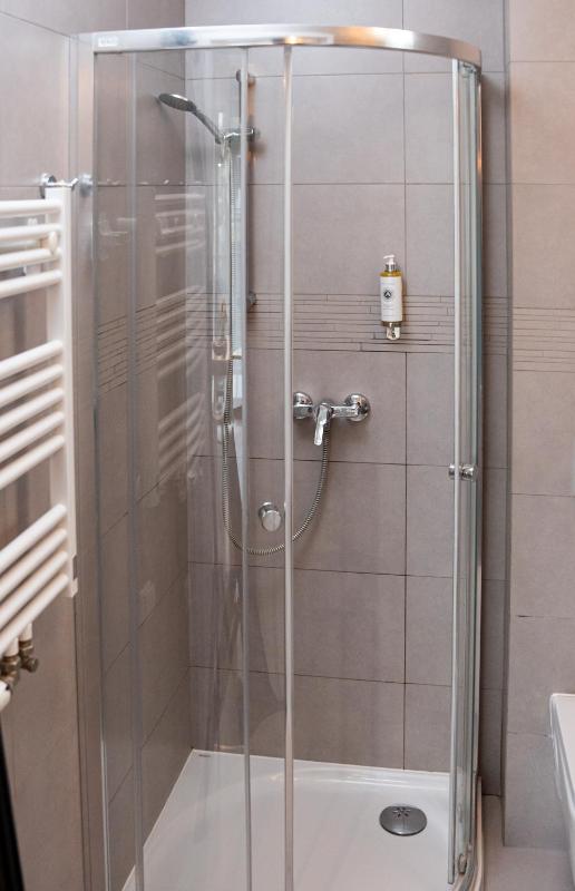 Double Room with Balcony image 4