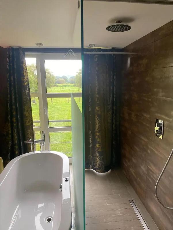 Junior Suite with Garden View image 1