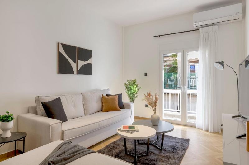 Adorable 2BR Apartment in Neos Kosmos by UPSTREET - image 1