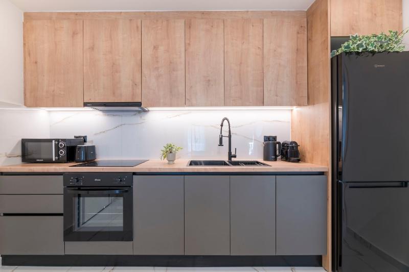 Adorable 2BR Apartment in Neos Kosmos by UPSTREET - image 6