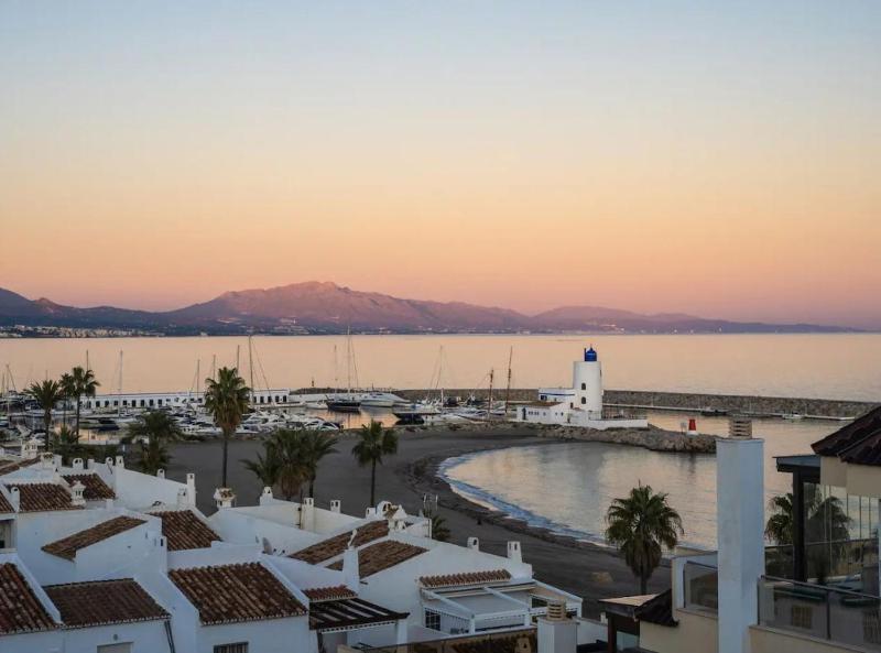 Sky-High Luxury Panoramic Sea Views & Expansive Terraces in this La Duquesa Penthouse - image 11
