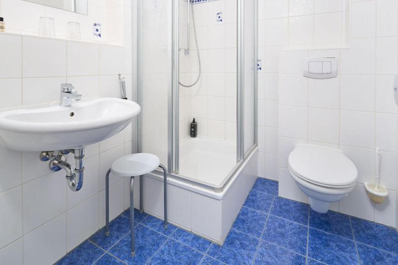 Studio Apartment image 3