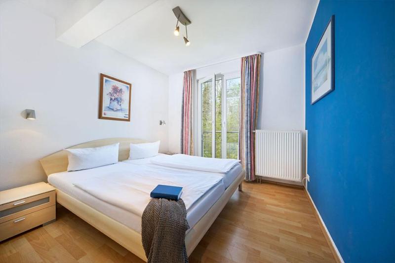 One-Bedroom Apartment image 3