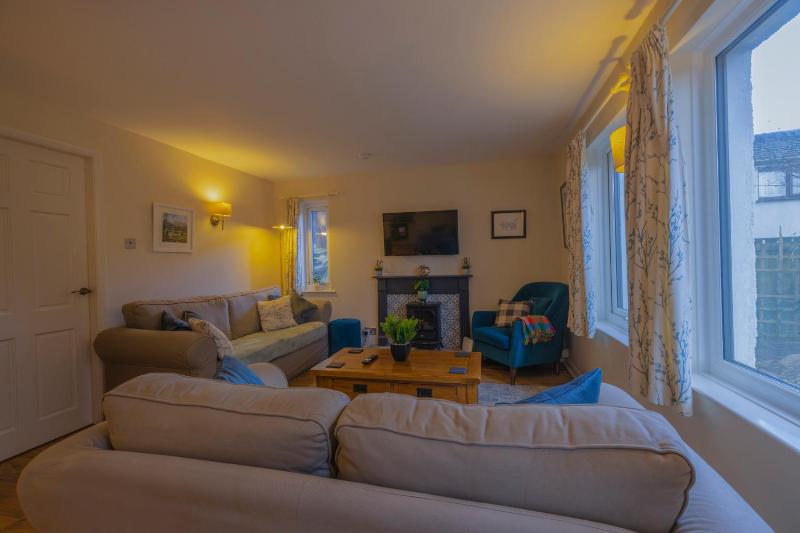 Holly Cottage - image 12
