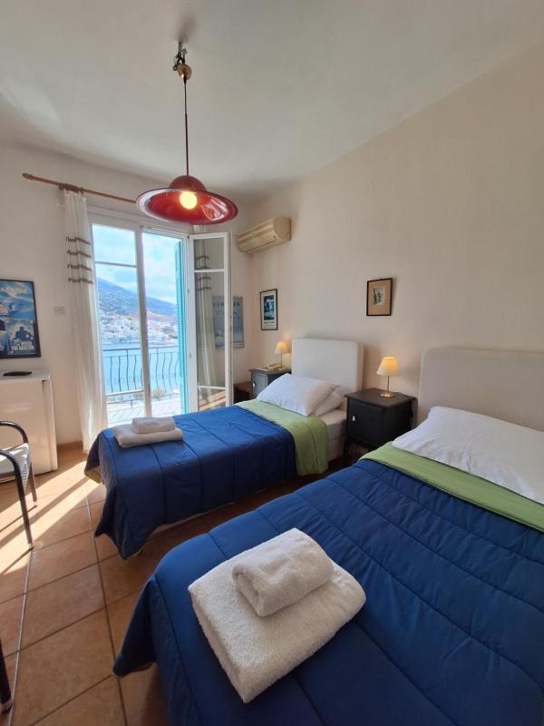 Double or Twin Room with Sea View image 4