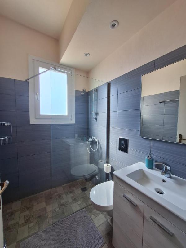 Double or Twin Room with Sea View image 3