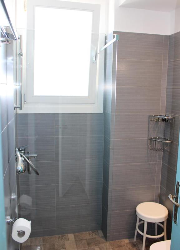 Double Room image 3