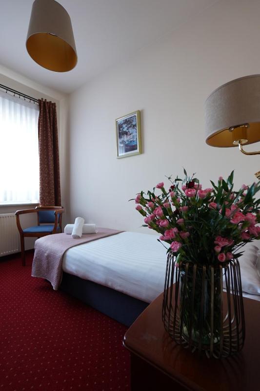 Small Single Room image 1