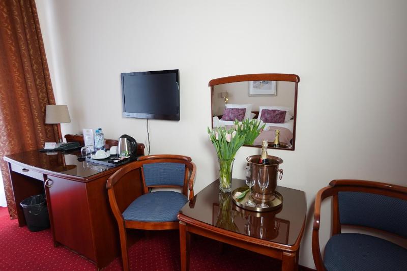 Studio Apartment image 3