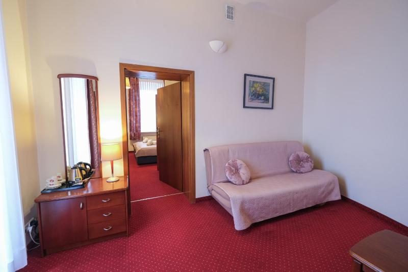 Studio Apartment image 4
