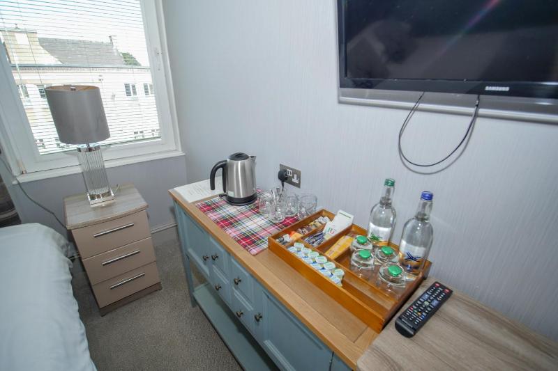 Double Room image 4