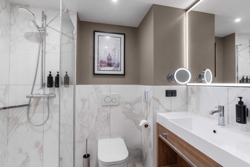 Classic King Room image 3