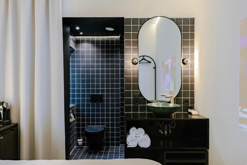 Double Room image 2