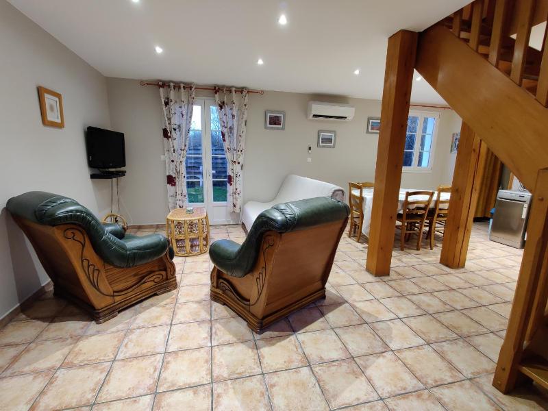Two-Bedroom House image 4