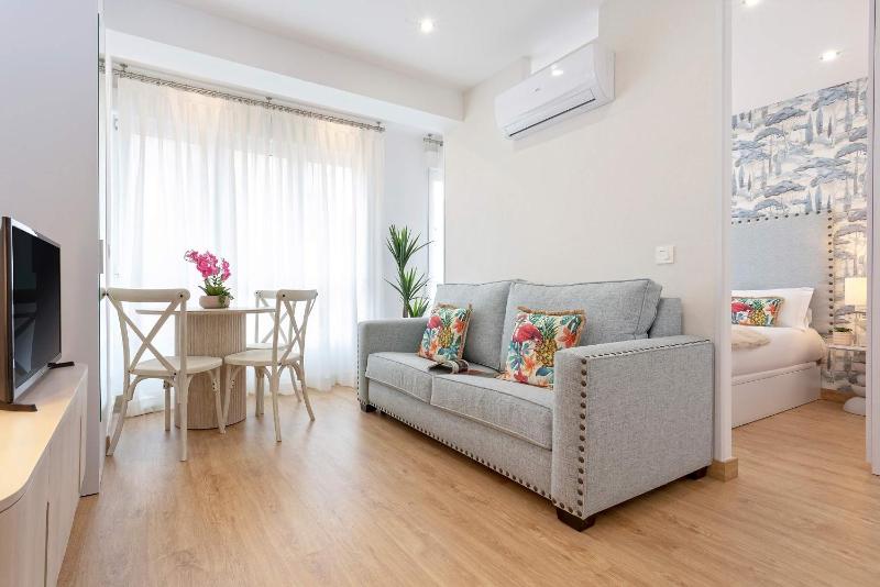Studio Apartment image 4