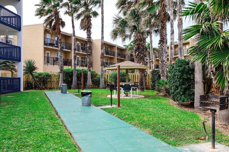 Two-Bedroom Apartment image 4