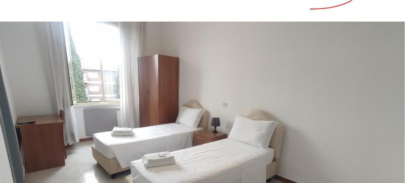 Standard Twin Room image 1