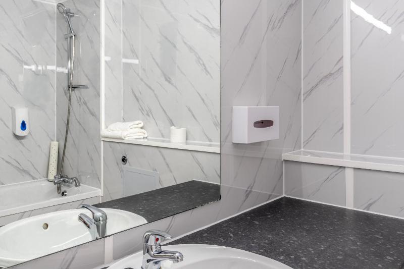 Single Room with Private Bathroom image 1