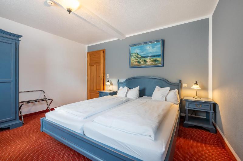 Comfort Doppelzimmer mit Terrasse - Nebengebäude image 1