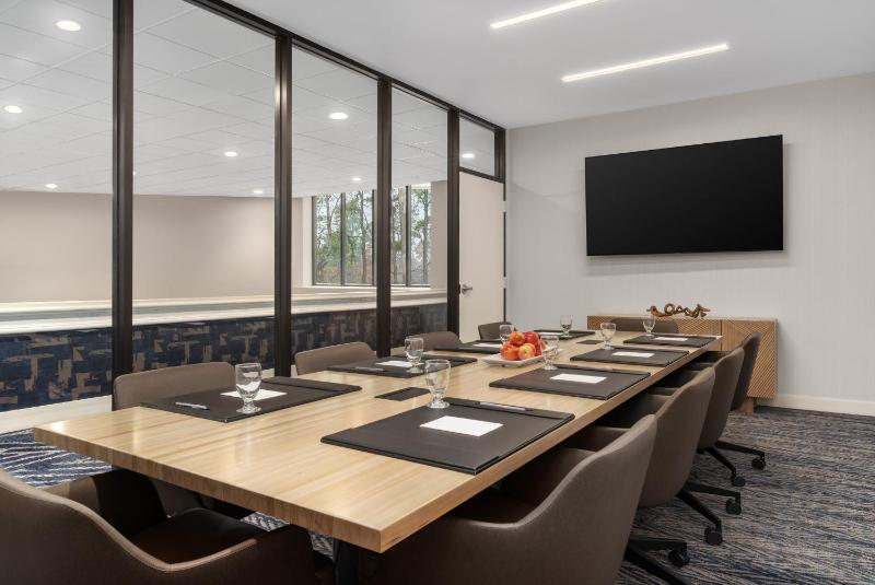 Crowne Plaza Virginia Beach Town Center by IHG - image 12