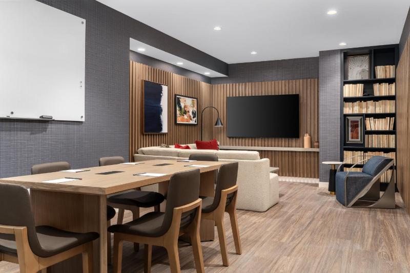 Crowne Plaza Virginia Beach Town Center by IHG - image 13