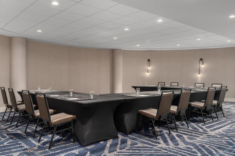 Crowne Plaza Virginia Beach Town Center by IHG - image 42