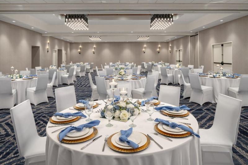 Crowne Plaza Virginia Beach Town Center by IHG - image 21