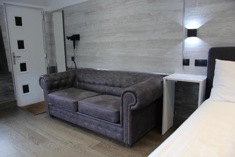 Deluxe Junior Suite image 4