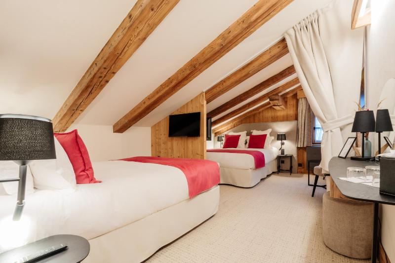 Room 21 - Quadruple Classic image 2