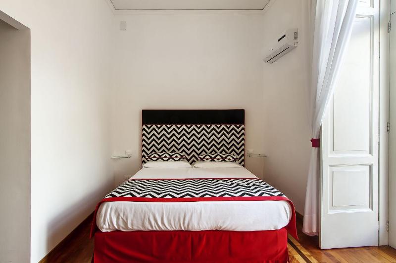 Deluxe Family Room image 3