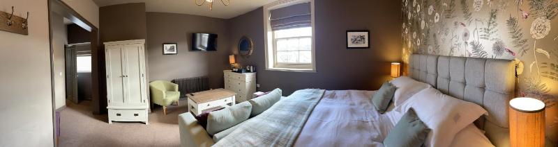 Premium Quadruple Room image 2