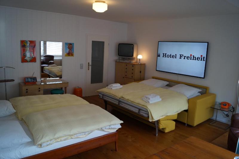 Deluxe Suite image 1