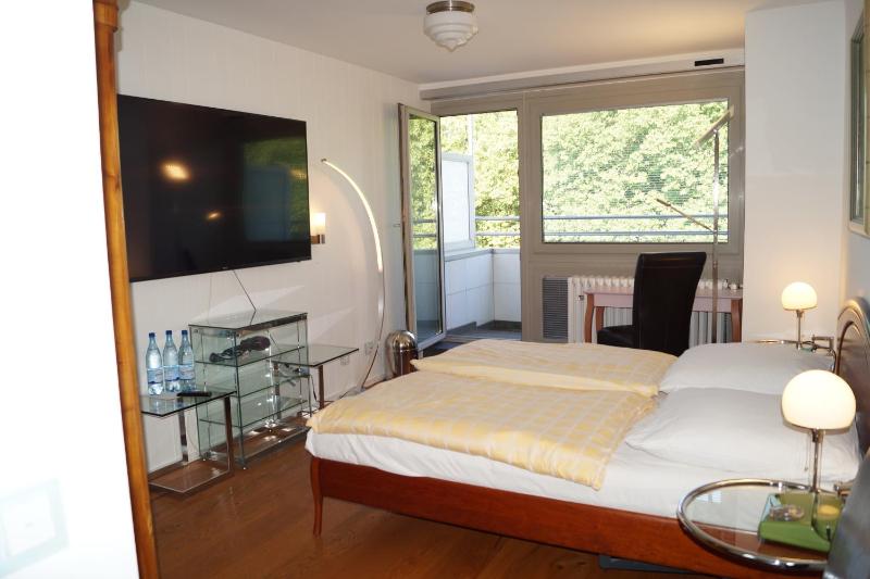 Deluxe Double Room image 4