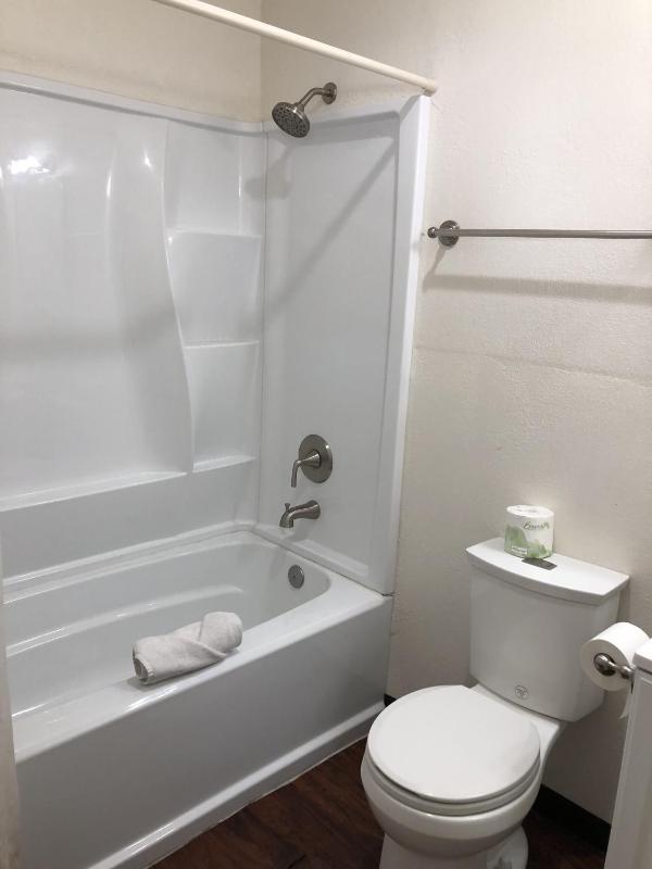 Classic Quadruple Room image 4