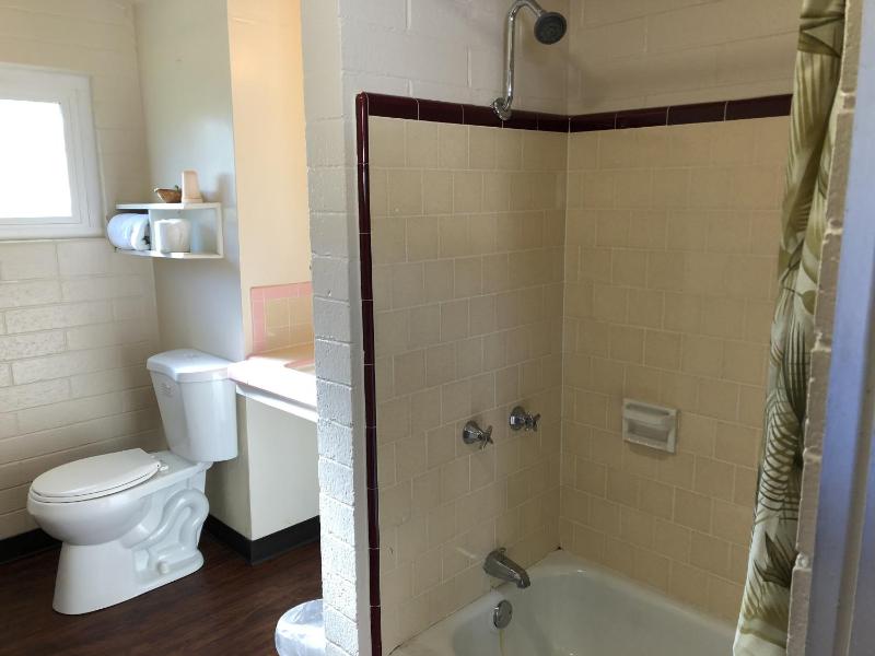 Classic Quadruple Room image 3