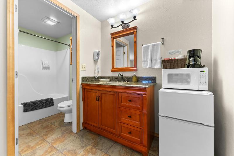 Budget Queen Room with Two Queen Beds image 2