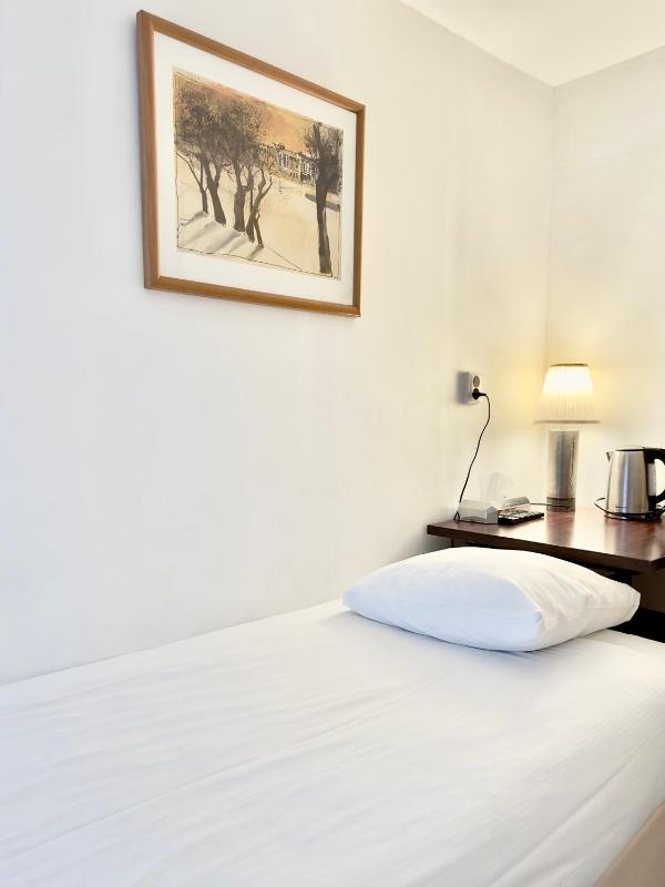 Single Room with Private Bathroom image 1