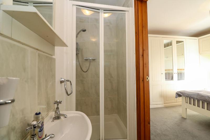 15 Tower Meadows - image 43