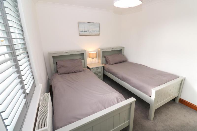 15 Tower Meadows - image 26