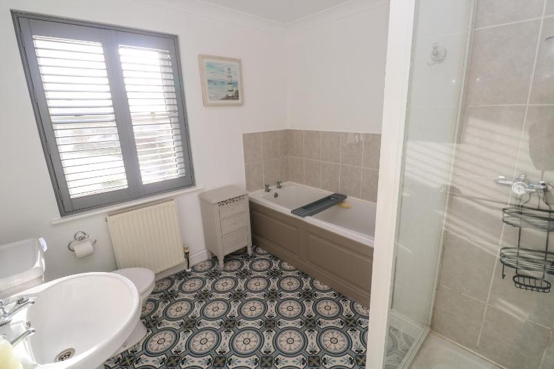 15 Tower Meadows - image 5