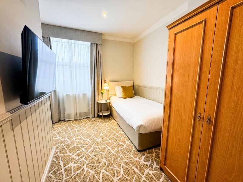 Single Room image 1