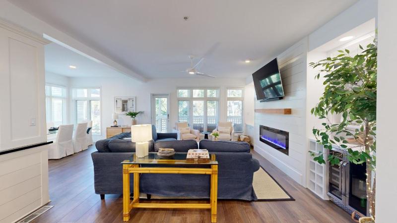 7645 Huntington Villa - image 21