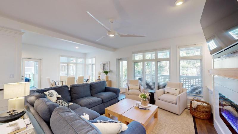 7645 Huntington Villa - image 24