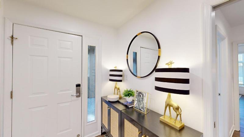7645 Huntington Villa - image 17