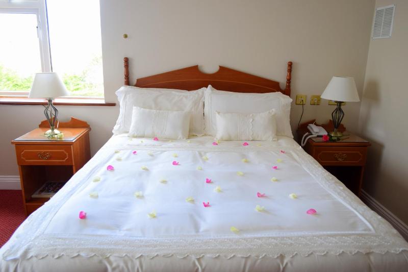 Double Room image 3