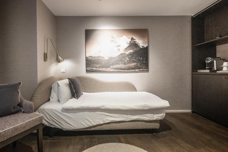 Design Superior Room (3 Adults) image 4