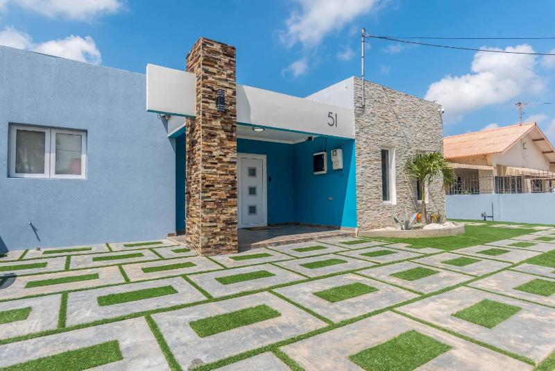 Villa Azul Tide Oranjestad bohemian beach vibes - image 2