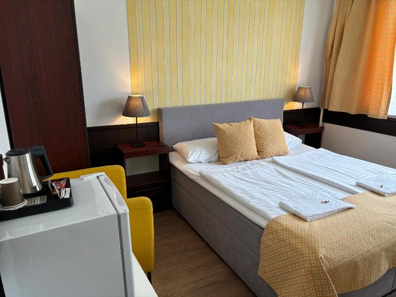 Standard Single Room image 2